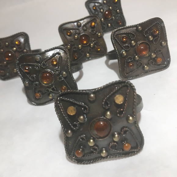 6 Napkin Rings Help Me Describe these  😊 - Picture 1 of 3